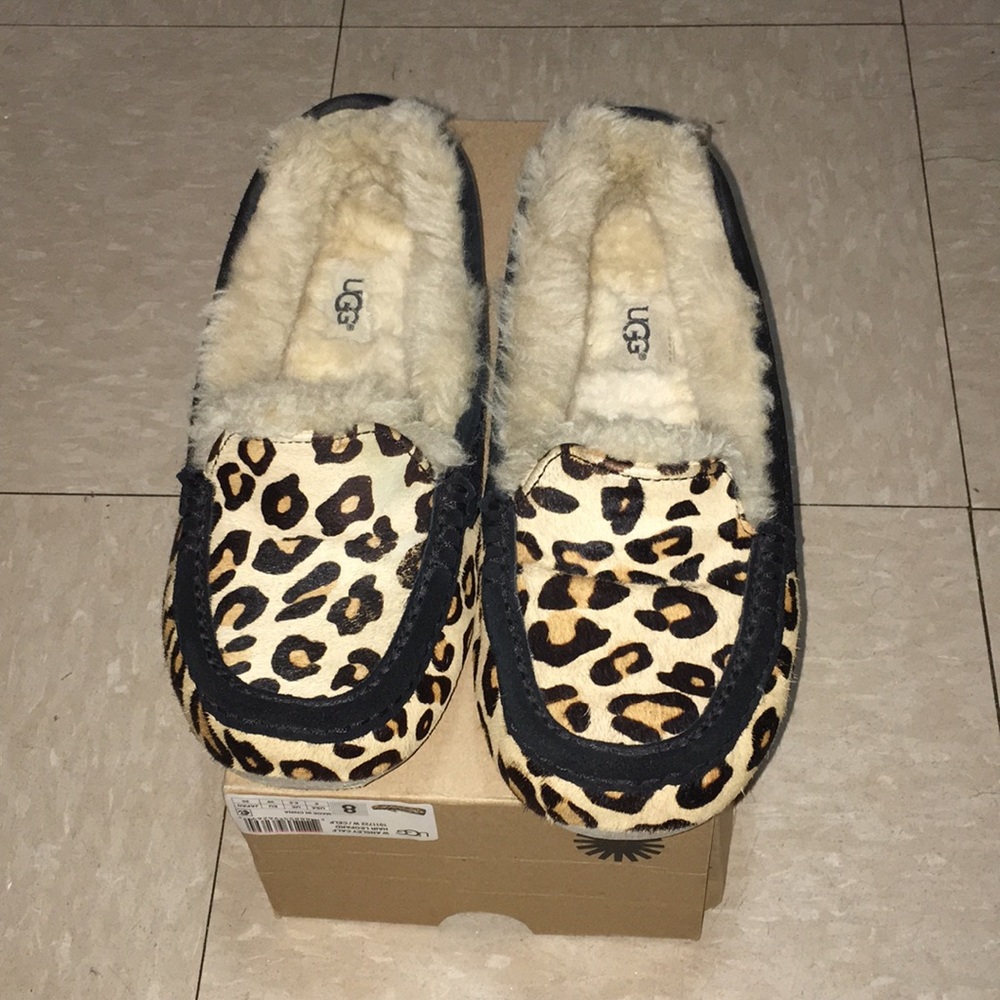 🔥 SOLD !!!!🔥women’s uggs size 8